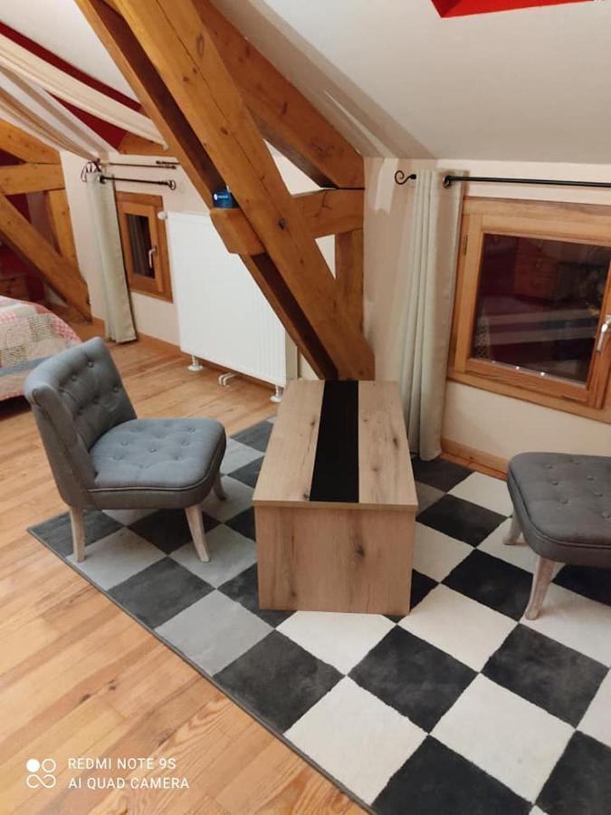 La Pierre Trouée Chambre d'Hôtes Châteauneuf-de-Randon Esterno foto