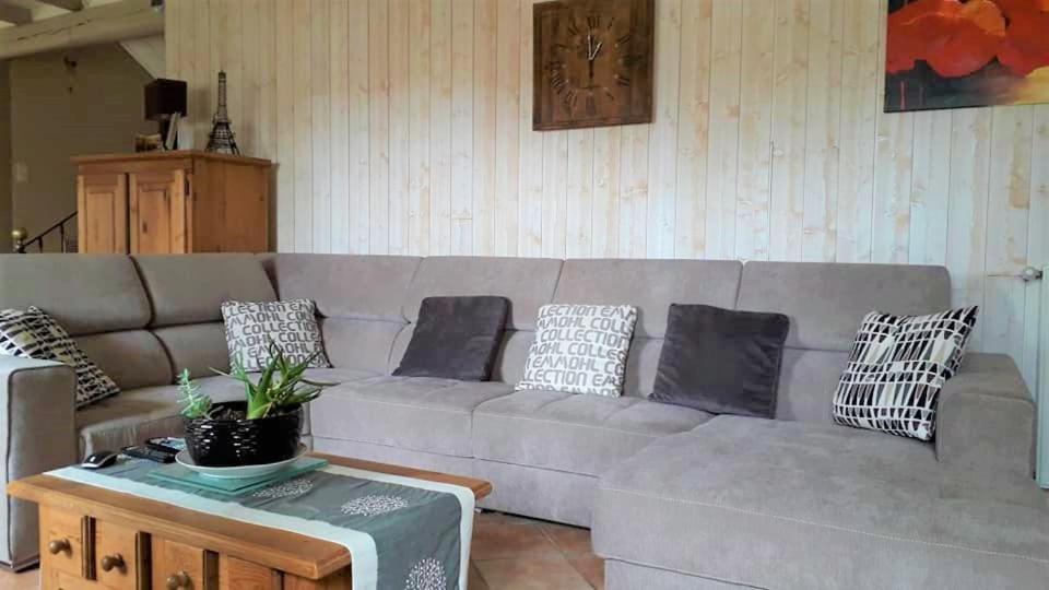 La Pierre Trouée Chambre d'Hôtes Châteauneuf-de-Randon Esterno foto