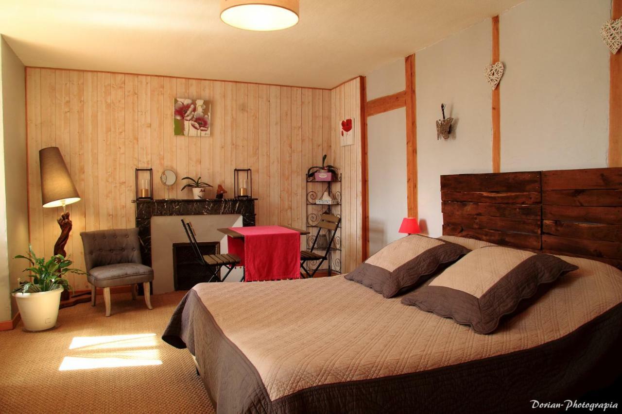La Pierre Trouée Chambre d'Hôtes Châteauneuf-de-Randon Esterno foto