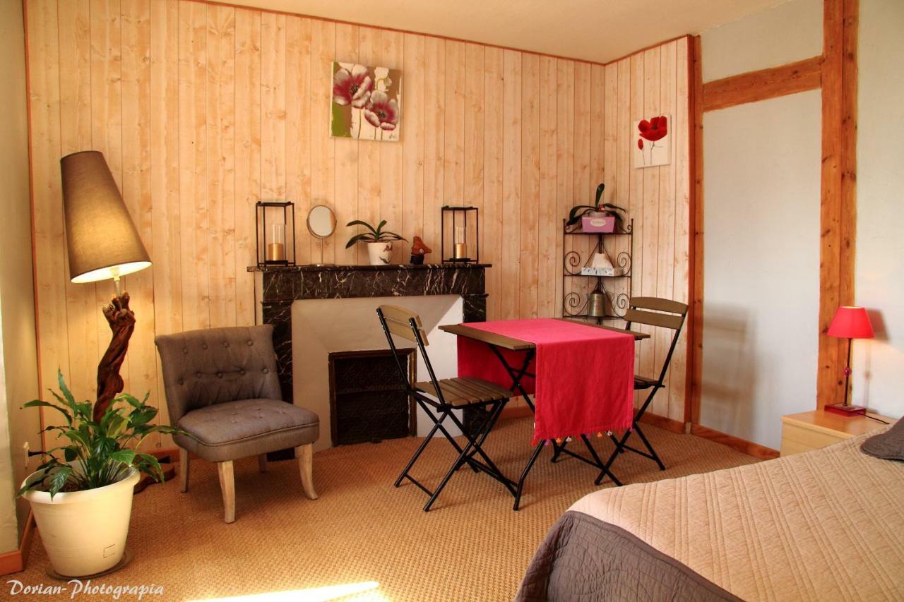 La Pierre Trouée Chambre d'Hôtes Châteauneuf-de-Randon Esterno foto