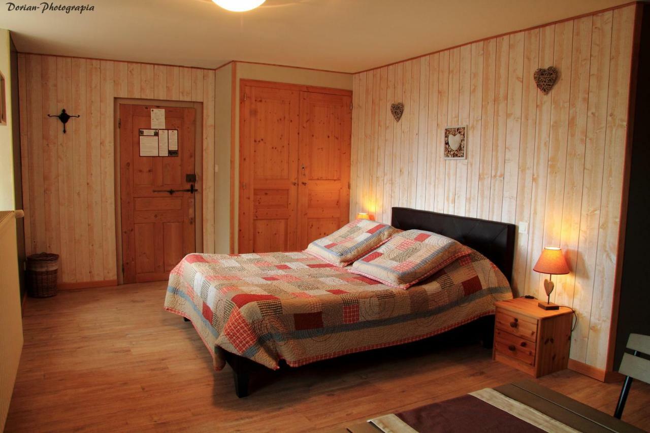 La Pierre Trouée Chambre d'Hôtes Châteauneuf-de-Randon Esterno foto