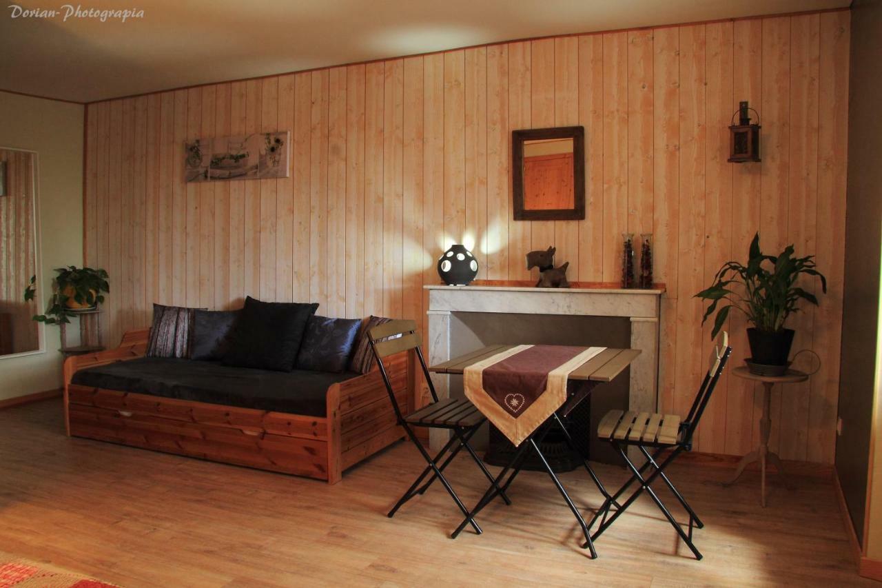 La Pierre Trouée Chambre d'Hôtes Châteauneuf-de-Randon Esterno foto
