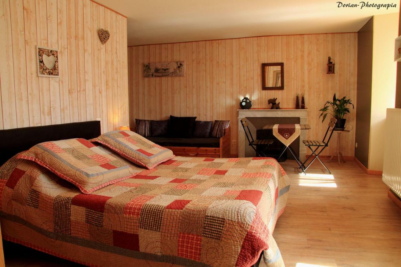La Pierre Trouée Chambre d'Hôtes Châteauneuf-de-Randon Esterno foto